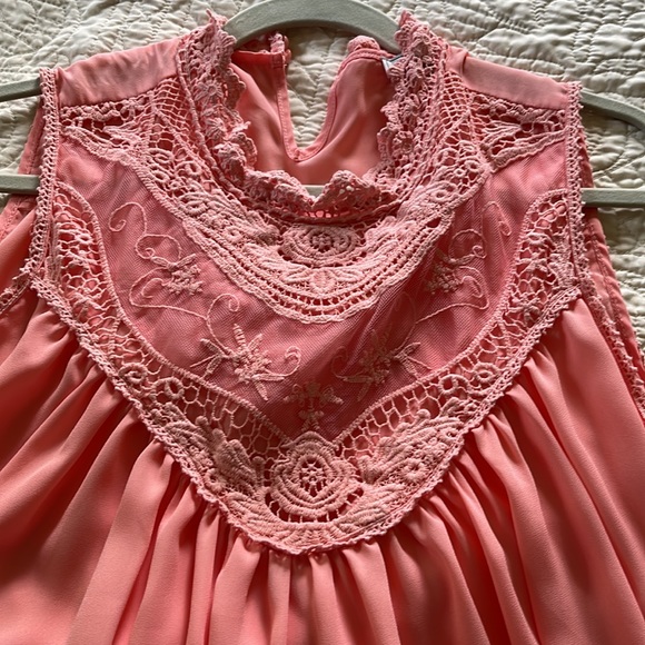 Lace neck swing tank top - Picture 2 of 2